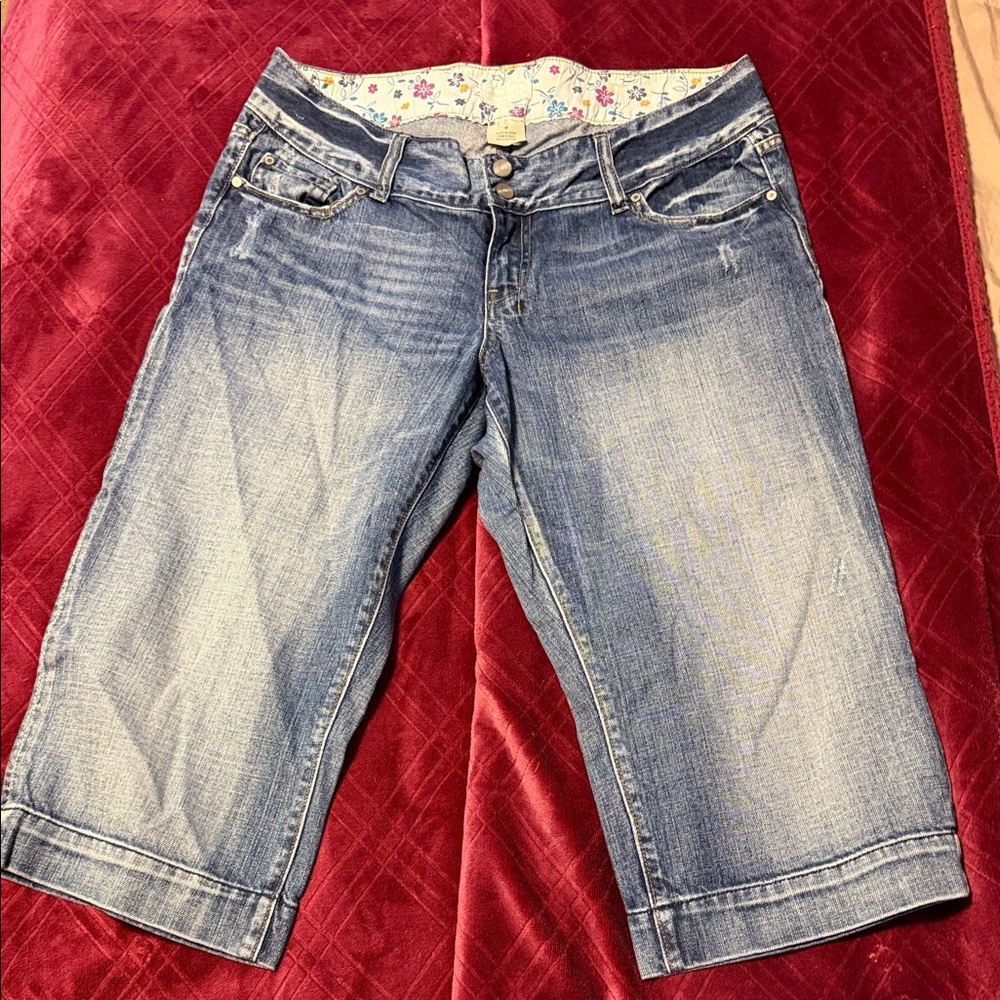 Maurices Light Midwash Denim Capris with Floral Waistband
